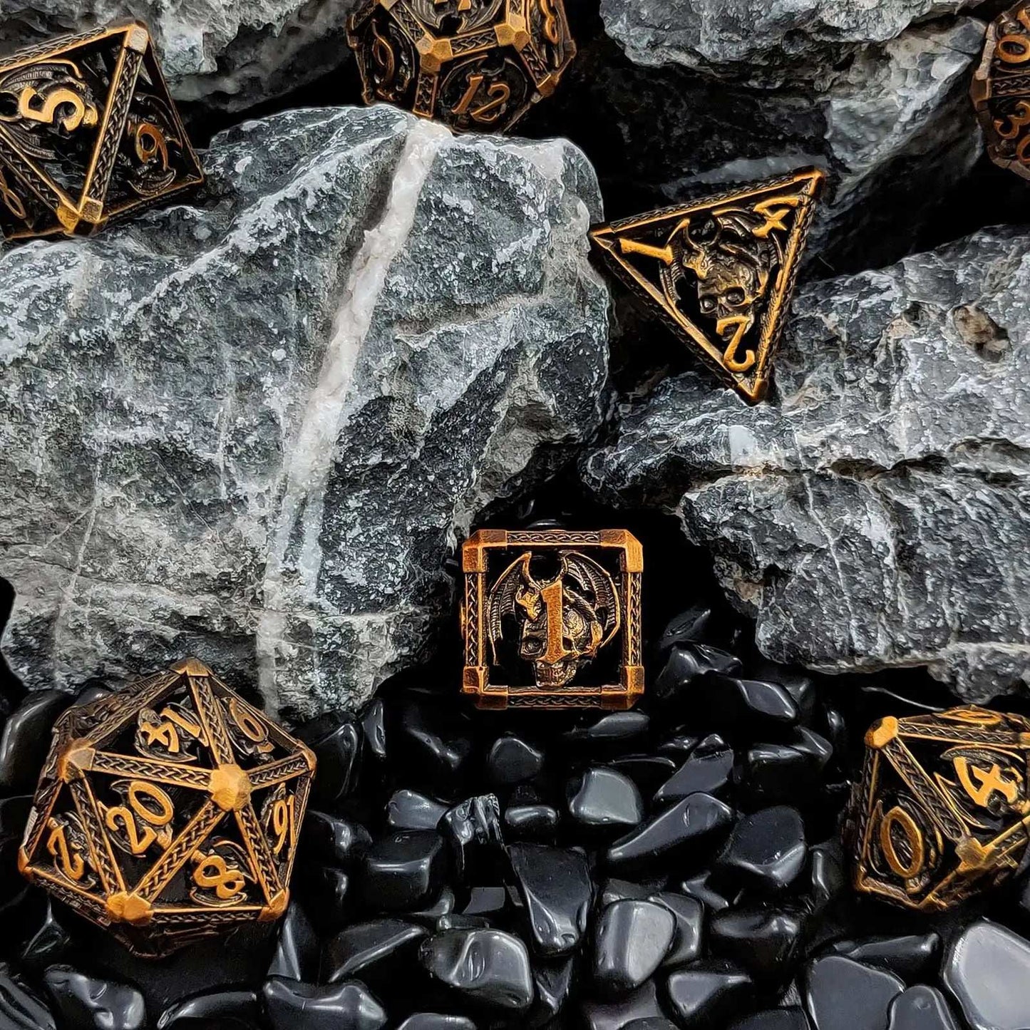 Cool Metal Skull Flying Dragon Hollow DND Dice Set