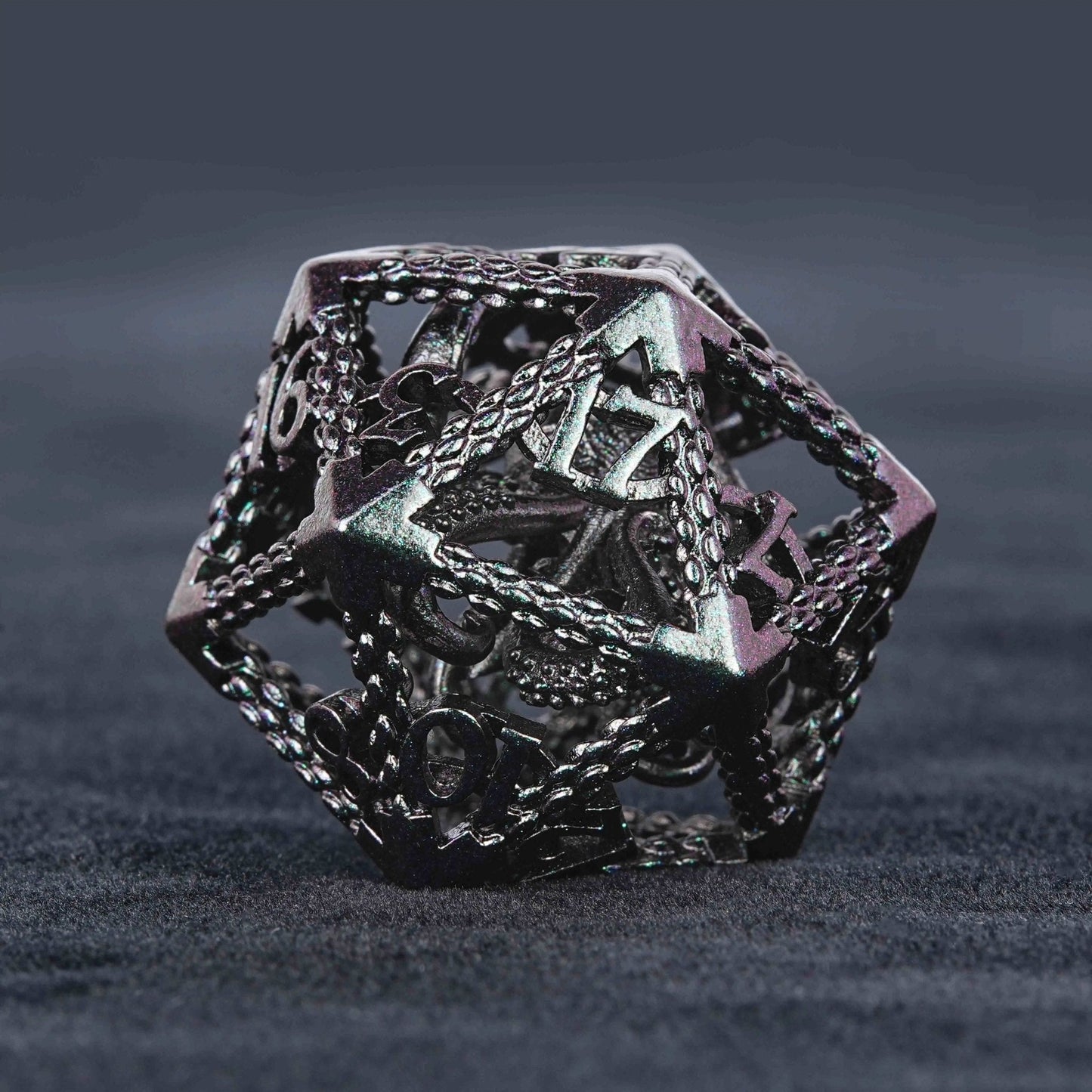 Cthulhu-Octopus Monster Purple Green Metal Hollow Dice Set