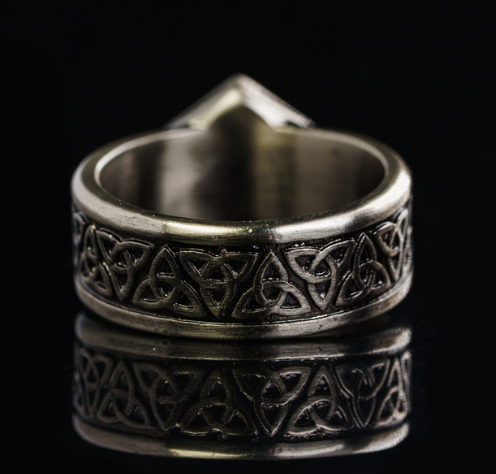 Dice Ring Silver Metal Triquetra – DND Convention & Cosplay Jewelry