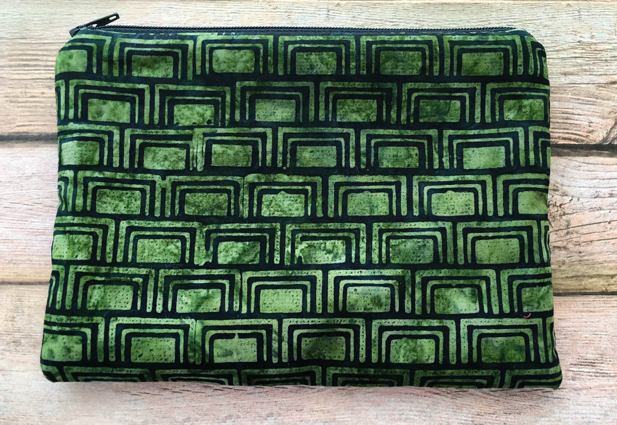 Green Batik Tarot Card Bag – Padded Zipper Pouch for Tarot & Oracle Decks
