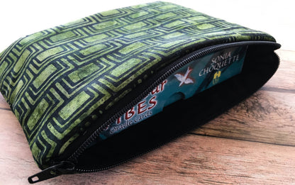 Green Batik Tarot Card Bag – Padded Zipper Pouch for Tarot & Oracle Decks
