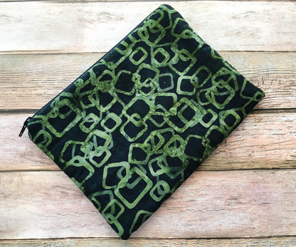 Green Geometric Tarot Card Bag – Handmade Batik Zipper Pouch for Tarot & Oracle Decks