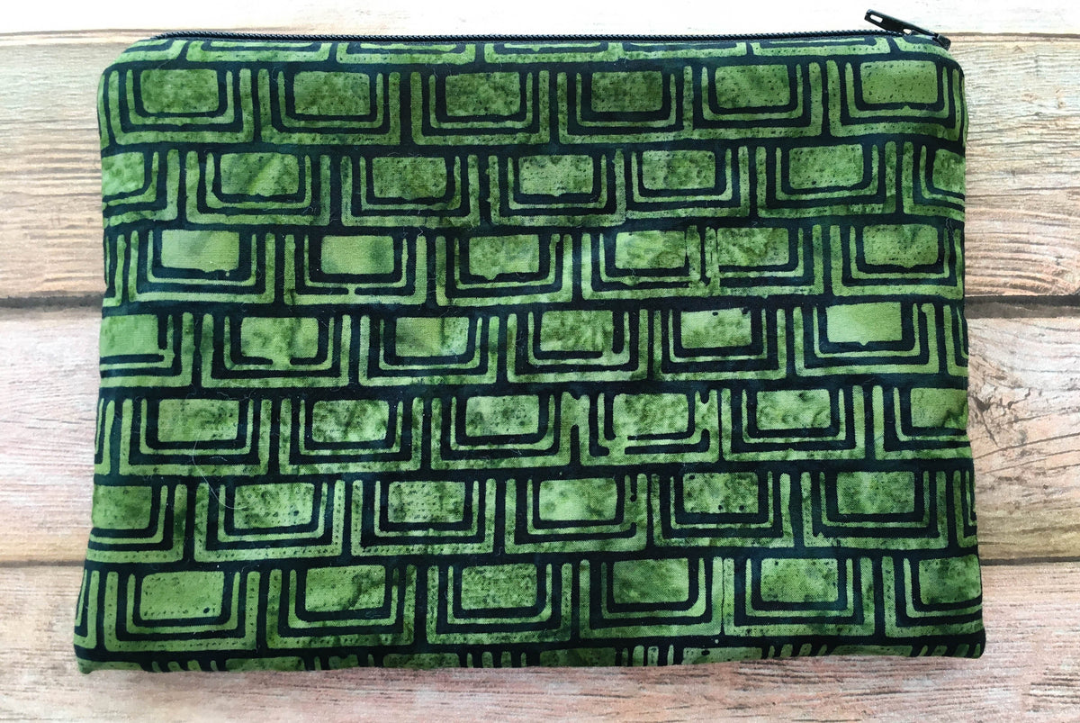Green Batik Tarot Card Bag – Padded Zipper Pouch for Tarot & Oracle Decks