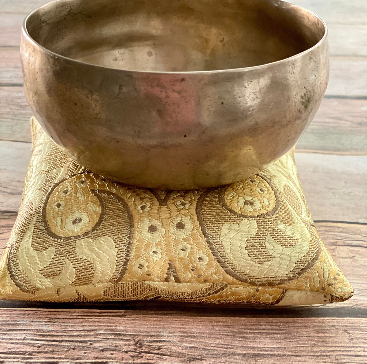 Gold Singing Bowl Crystal Display Pillow – Brocade Cushion for Crystal Spheres & Bowls