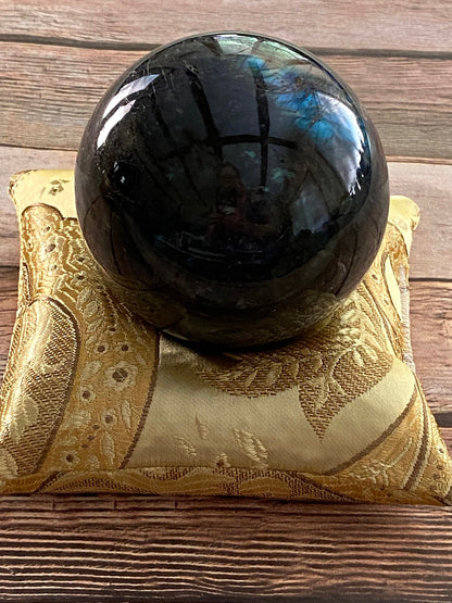Gold Singing Bowl Crystal Display Pillow – Brocade Cushion for Crystal Spheres & Bowls