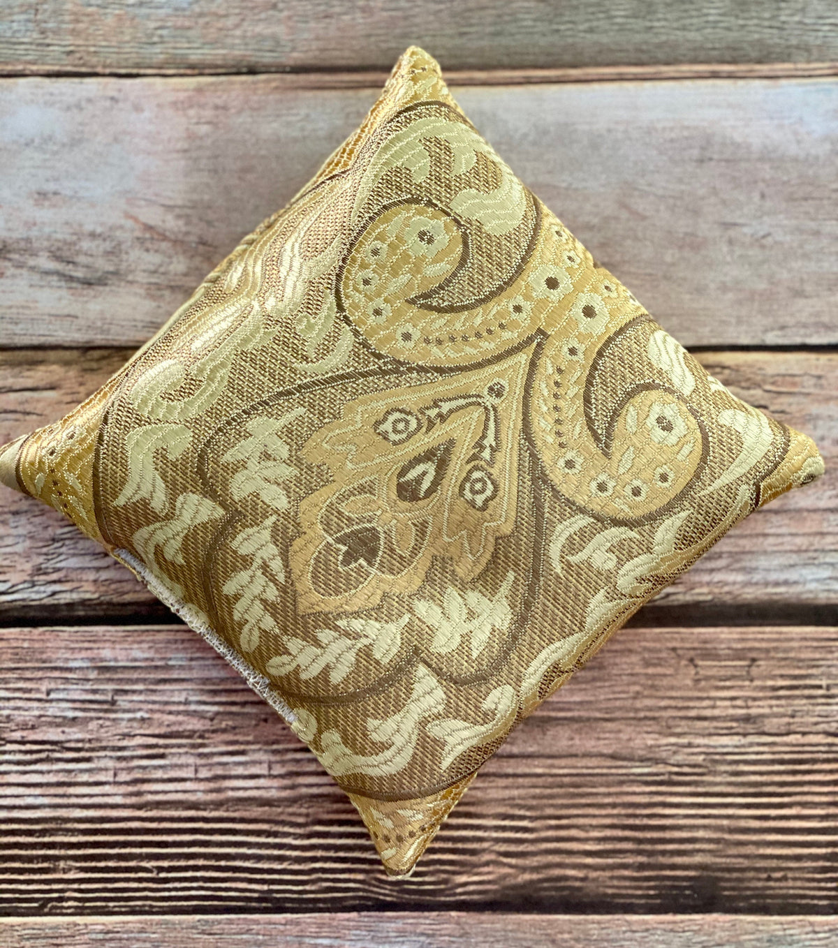 Gold Singing Bowl Crystal Display Pillow – Brocade Cushion for Crystal Spheres & Bowls