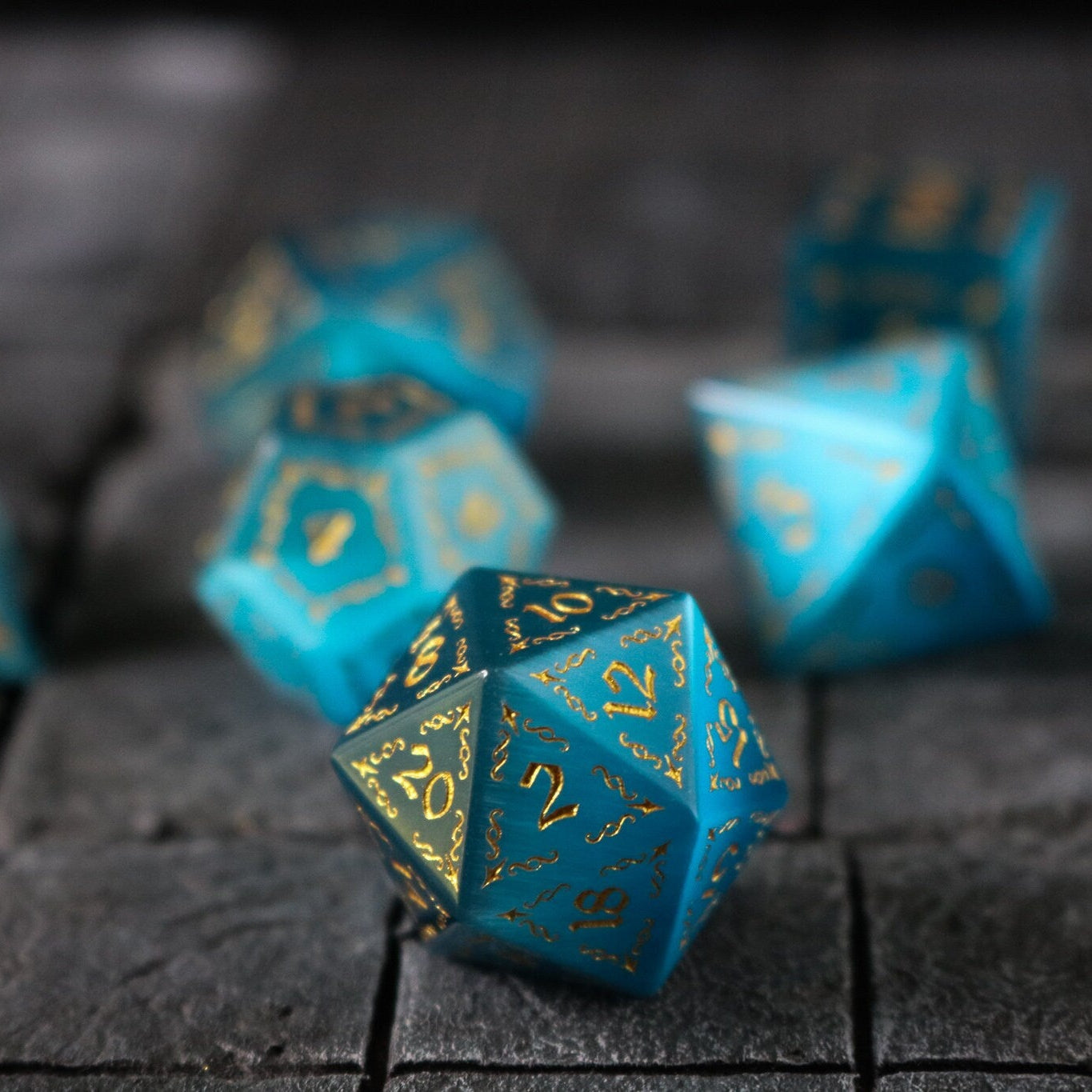 Vine Spike Gemstone Blue Cats Eye Stone (And Box) Polyhedral Dice Set