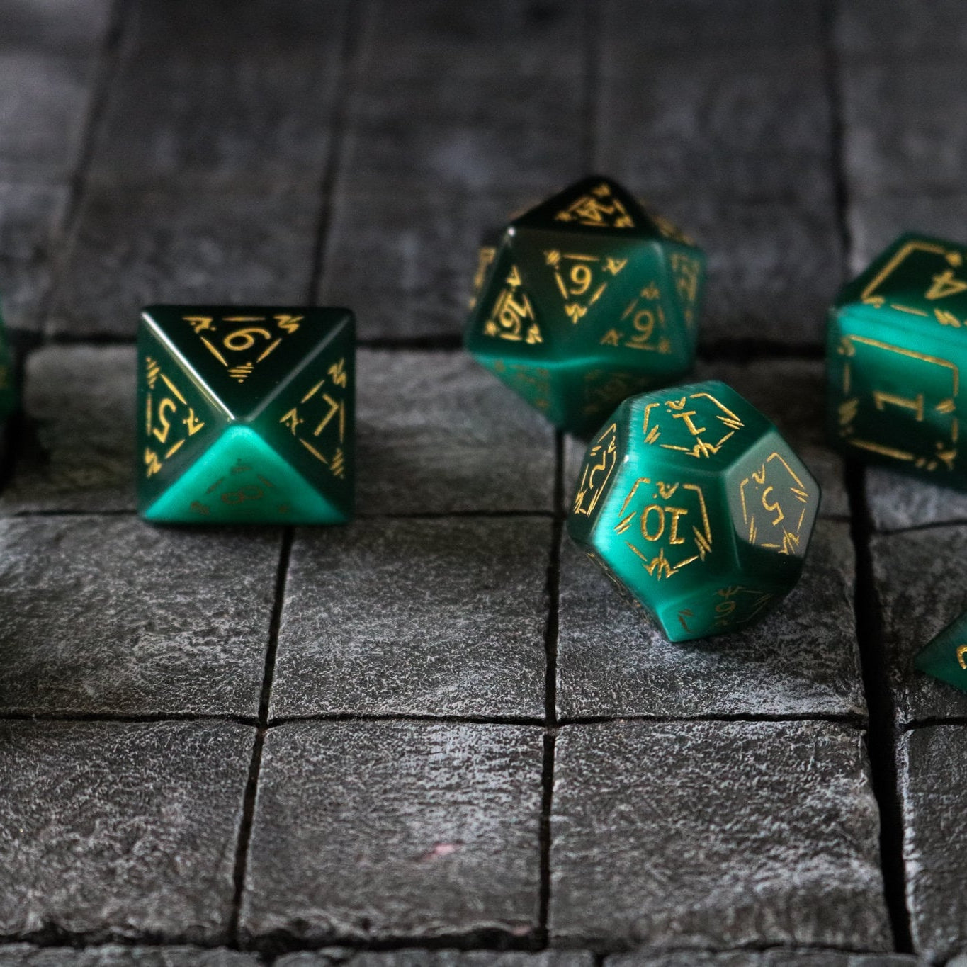 Dragon Shield Gemstone Green Cats Eye Stone (And Box) Polyhedral Dice Set