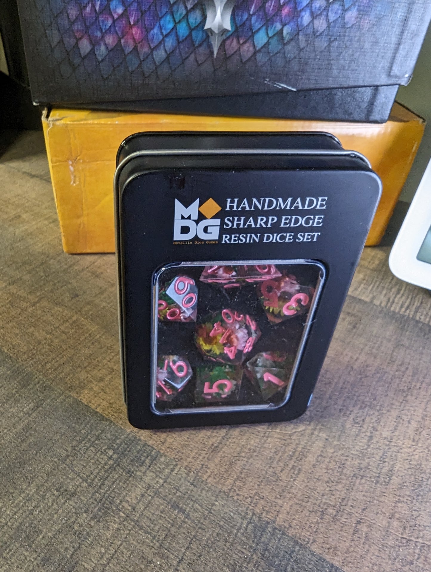 Handmade Sharp Edge Resin Dice Set: Chrysanthemum with Pink Numbers (7-Piece Polyhedral)